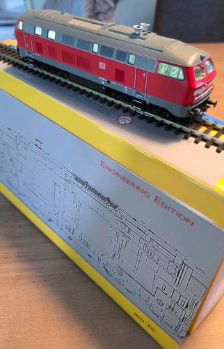 Esu 31022 diesellok 225 - esu,